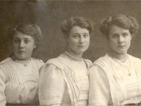 nel truus lena 2 De zusters Stortenbeeker vlnr Petronella Henriette (Nel), Geertruida (Truus) en Helena Elizabeth (Lena)